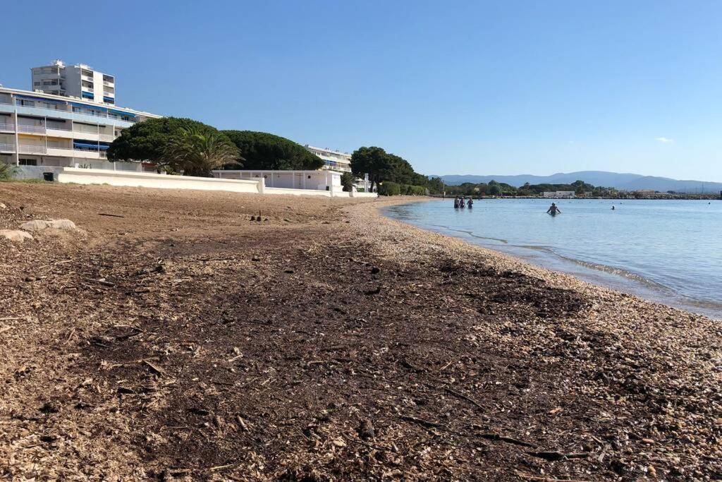 히에레 Les Pieds Dans L Eau, Vue Sur Les Iles D'Or 아파트 외부 사진